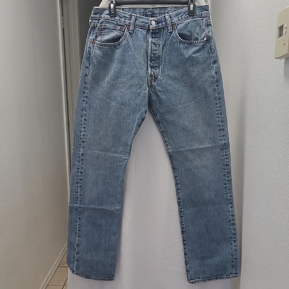 Levi's Men's Faded Blue Bootcut Jeans